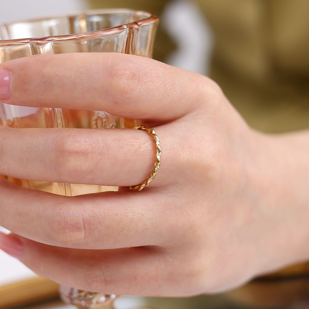 Easy Twist Ring