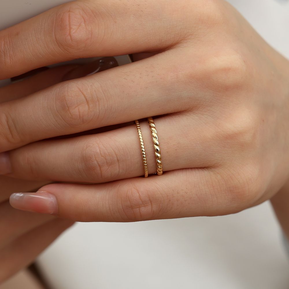 Two thin layer twisted Ring