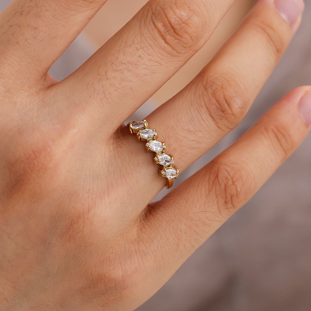 Five Oval Diamonds Ring